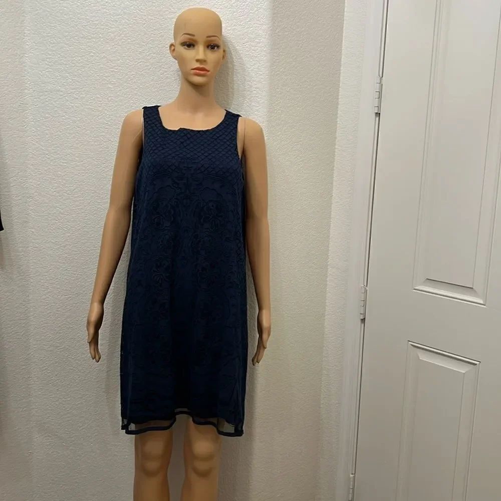 Max Studio Dress Women’s Dress Sz Large Navy Scoop Neck Sleeveless Lace Midi